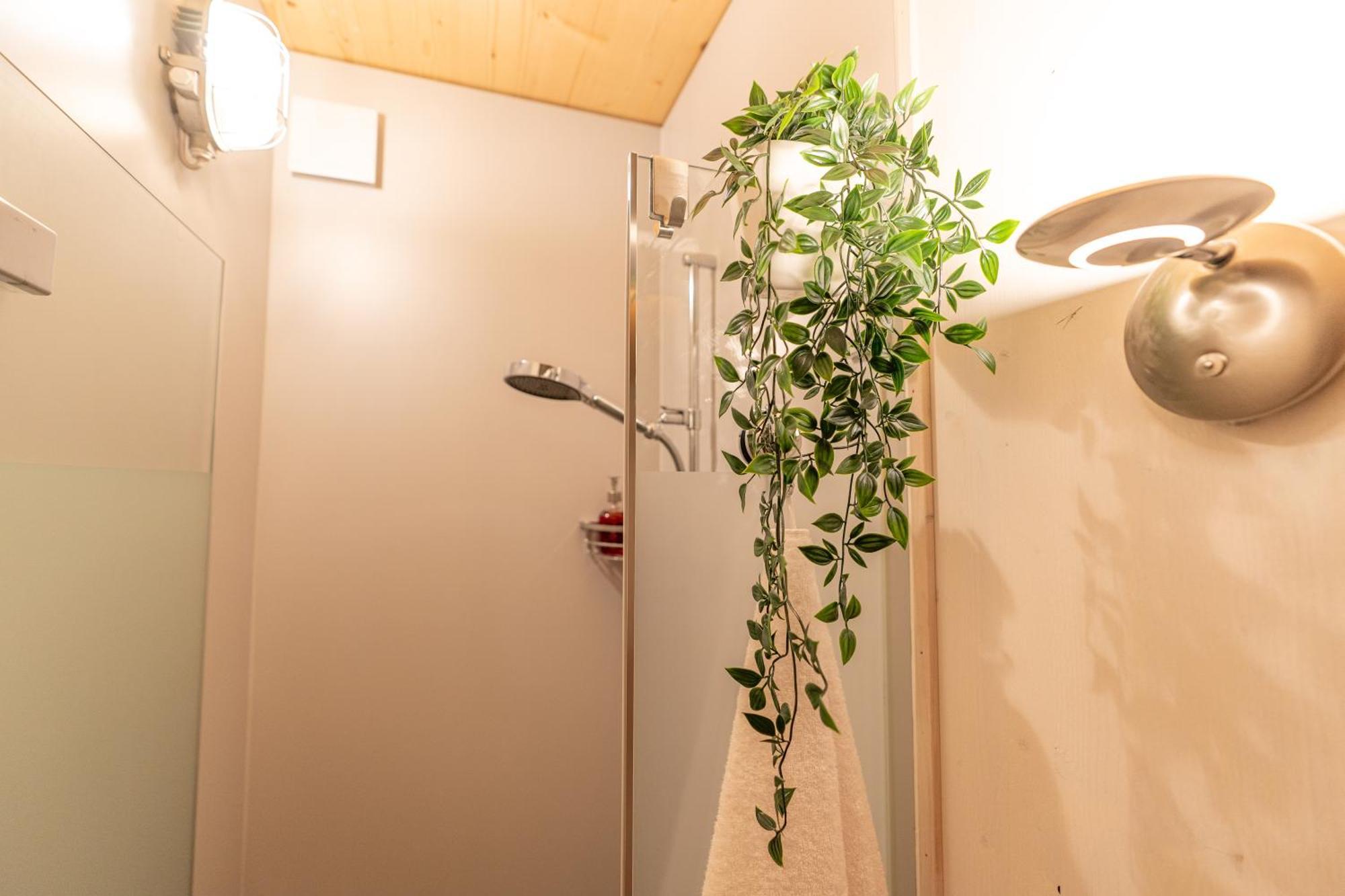 Tiny House Chez Claudine - Relaxen, Workspace, Naehe Thermen, Netflix, Free Parking & Wifi Brugg  Esterno foto