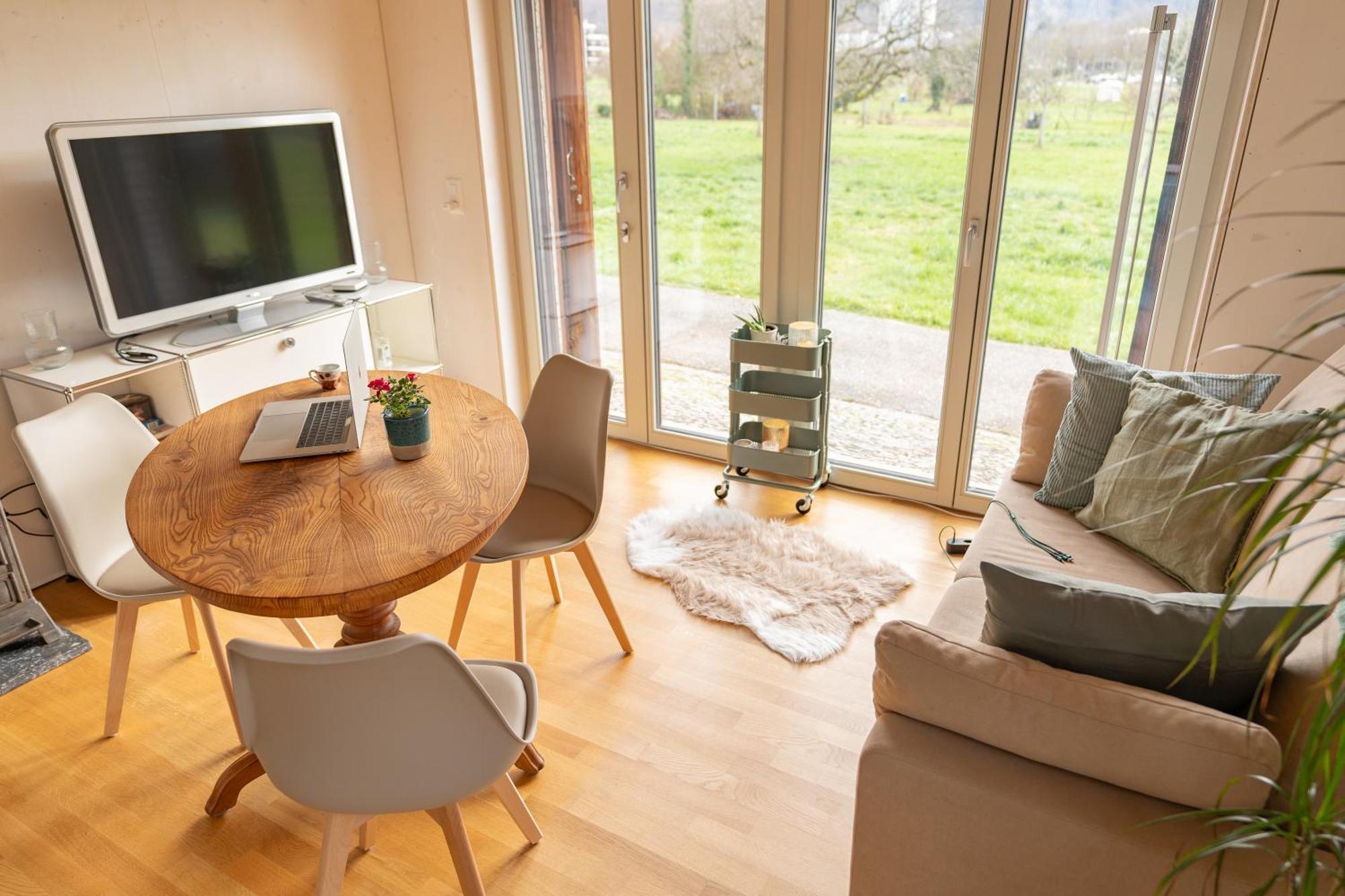 Tiny House Chez Claudine - Relaxen, Workspace, Naehe Thermen, Netflix, Free Parking & Wifi Brugg  Esterno foto